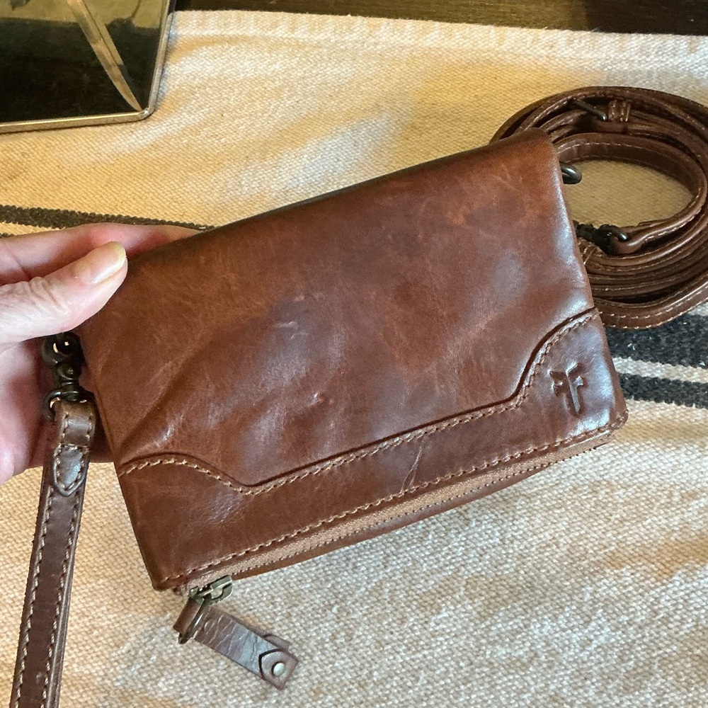 Frye Leather Stadium Bag Crossbody Wristlet Cognac Brown Retail $178 - Picture 3 of 14